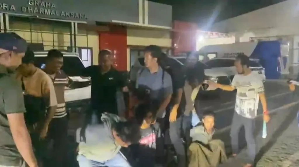 Baca juga : Polres Bangkalan Tangkap 5 Orang Komplotan Curanmor