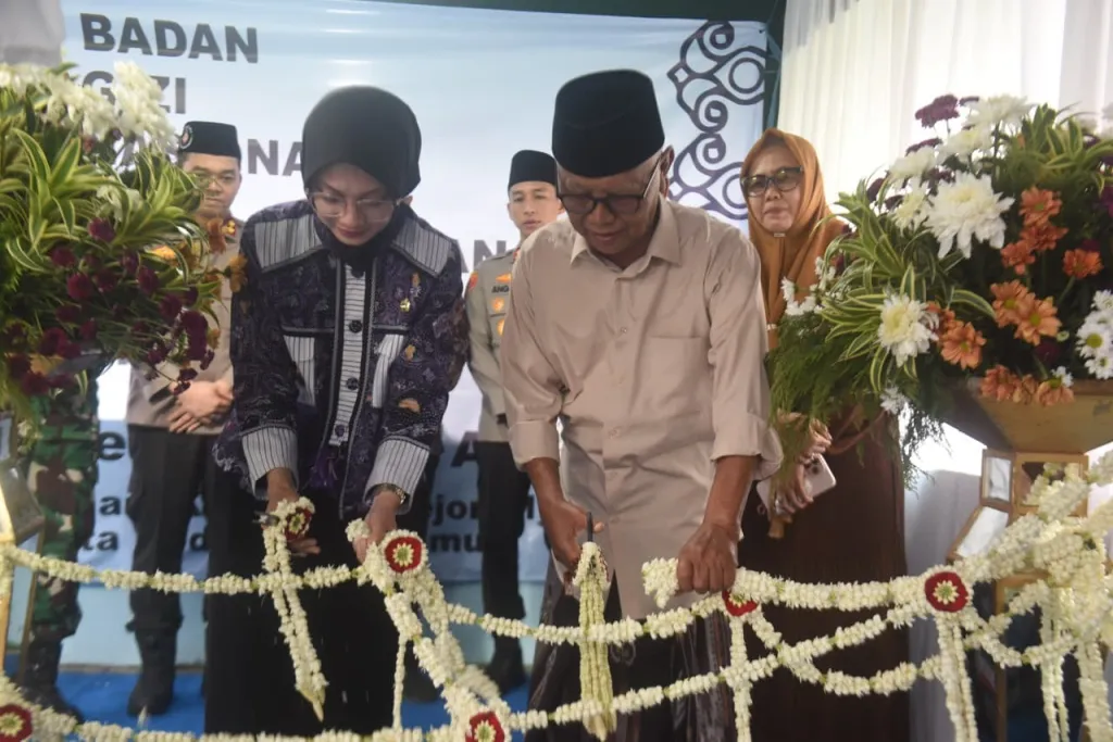 Dukung Generasi Sehat dan Berkualitas, Mbak Wali Resmikan SPPG 2 Ponpes Al-Amien 