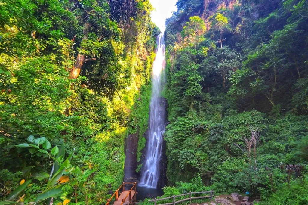 Pesona Wisata Air Terjuan Putuk Truno, Suguhkan Panorama di Balik Lereng Gunung