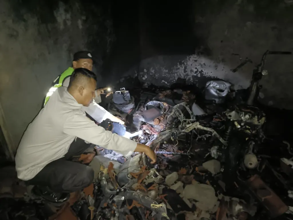 Diduga Lupa Panggang Kayu Bakar di Tungku, Rumah Terbakar, Kerugian Capai Rp70 Juta