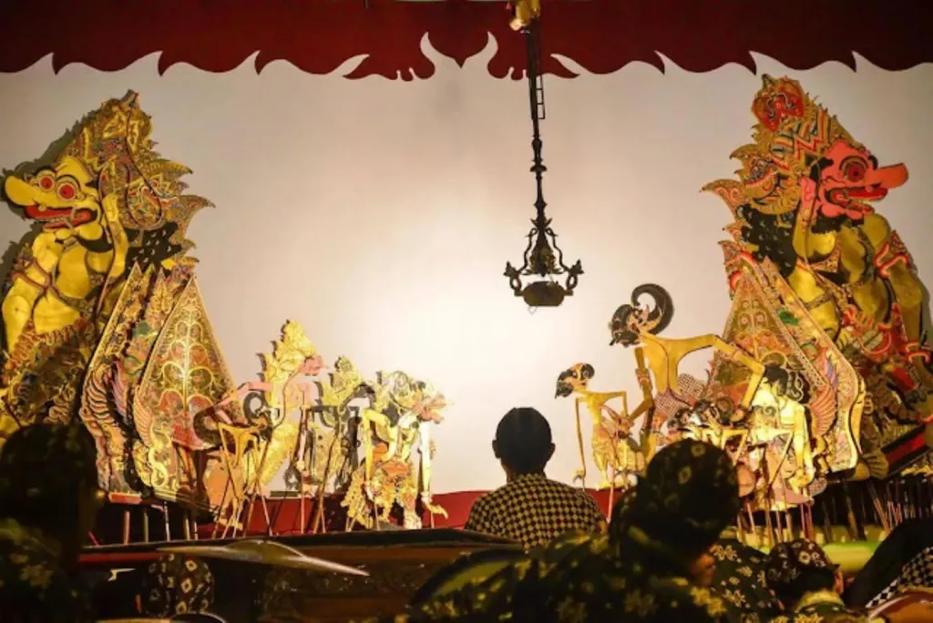 Meriahkan Sedekah Bumi, Pemdes Janti Gelar Hiburan Wayang Kulit