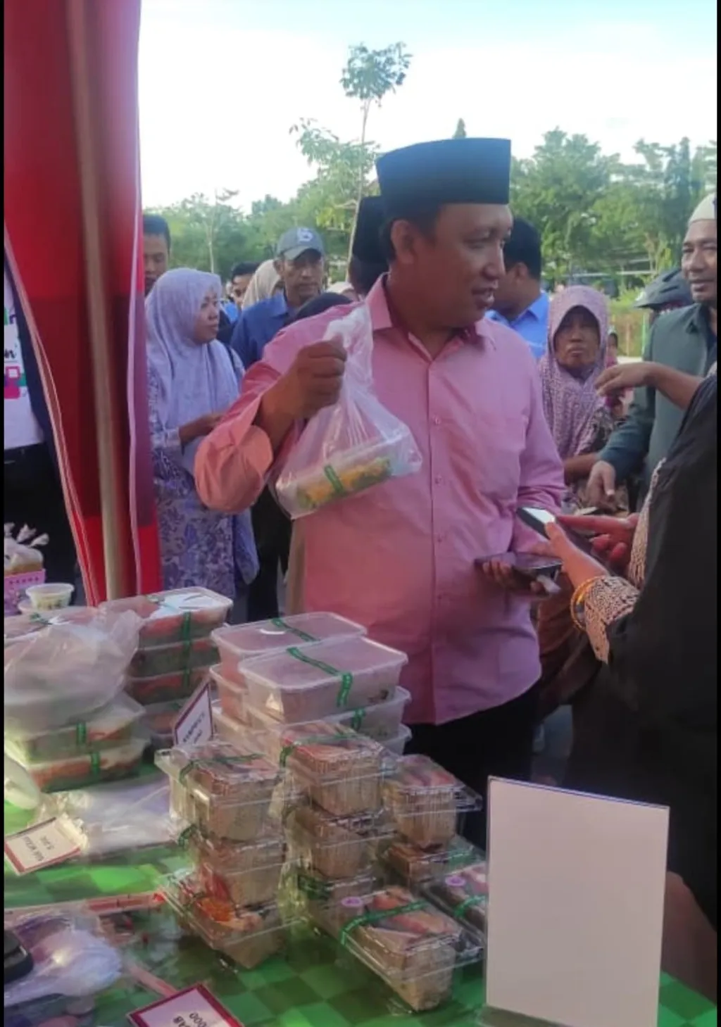 Baca juga : Usaha UMKM  Produk Makanan Harus Bersertifikat Halal pada Bulan Oktober 2026