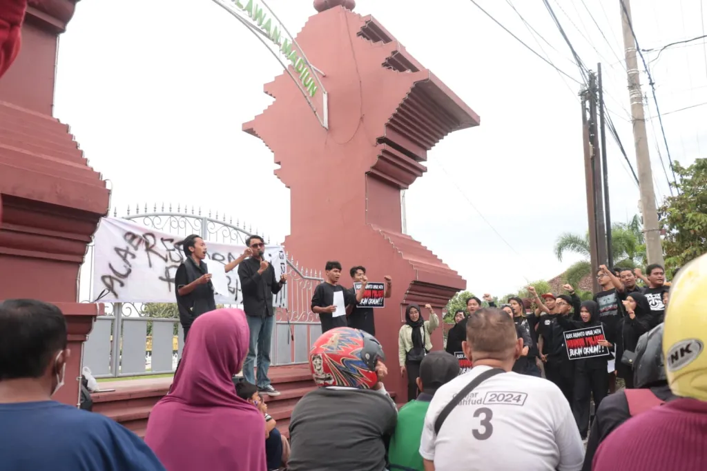 Baca juga : Kamisan ke-18 di Madiun, Reformasi Polri Hanya Angan-Angan