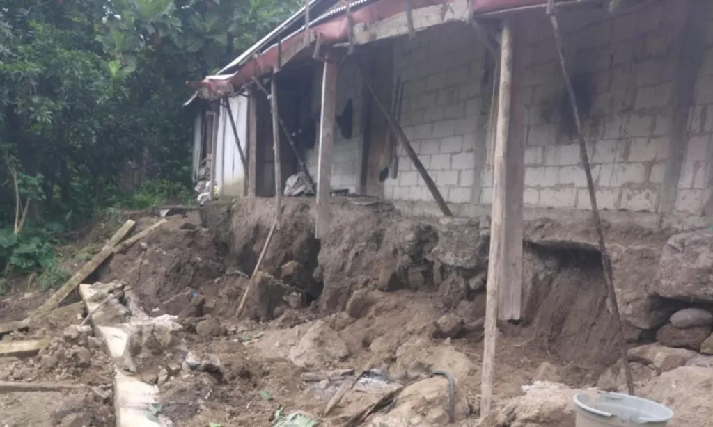 Tanah Retak dan Longsor Terjang Dua Rumah di Saradan, BPBD Lakukan Assessment Cepat ‎