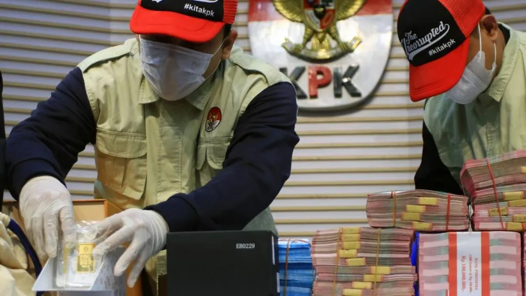 Usai Uang Asing, Ada Suap dengan Logam Mulia