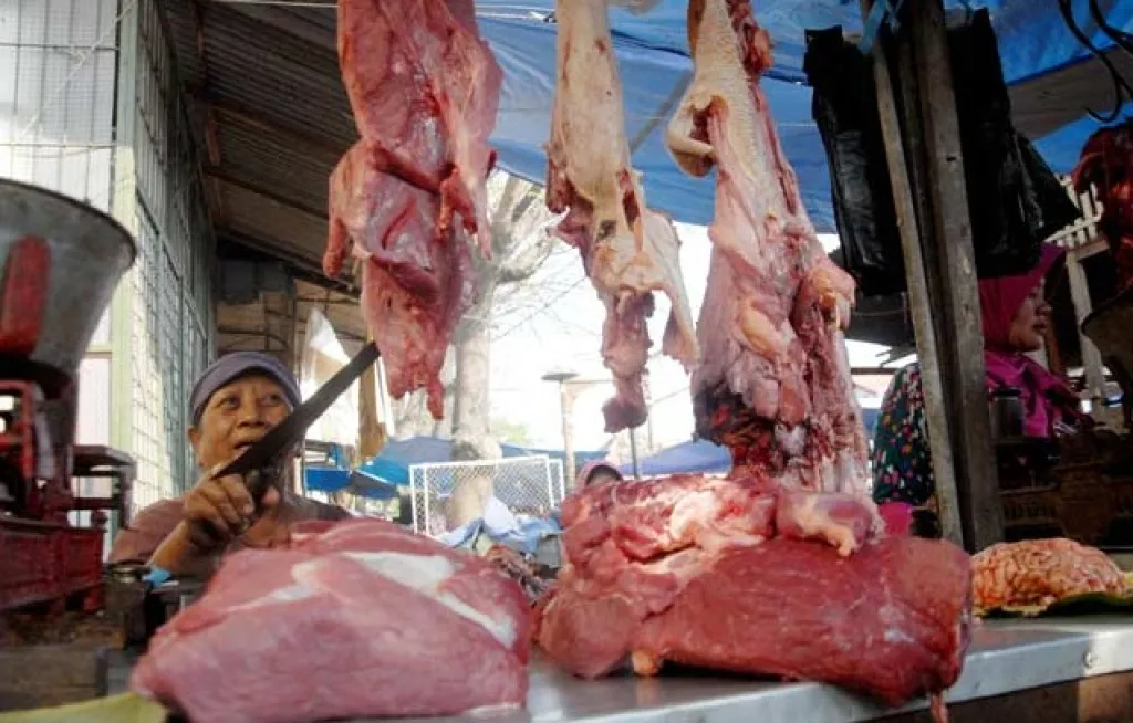 Pedagang Lokal Tertekan, Daging Sapi Pasokan Luar Banjiri Pasar Legi Jombang