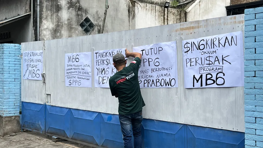 LSM Demo Tuntut Yayasan SPPG Bandar Lor Diblacklist