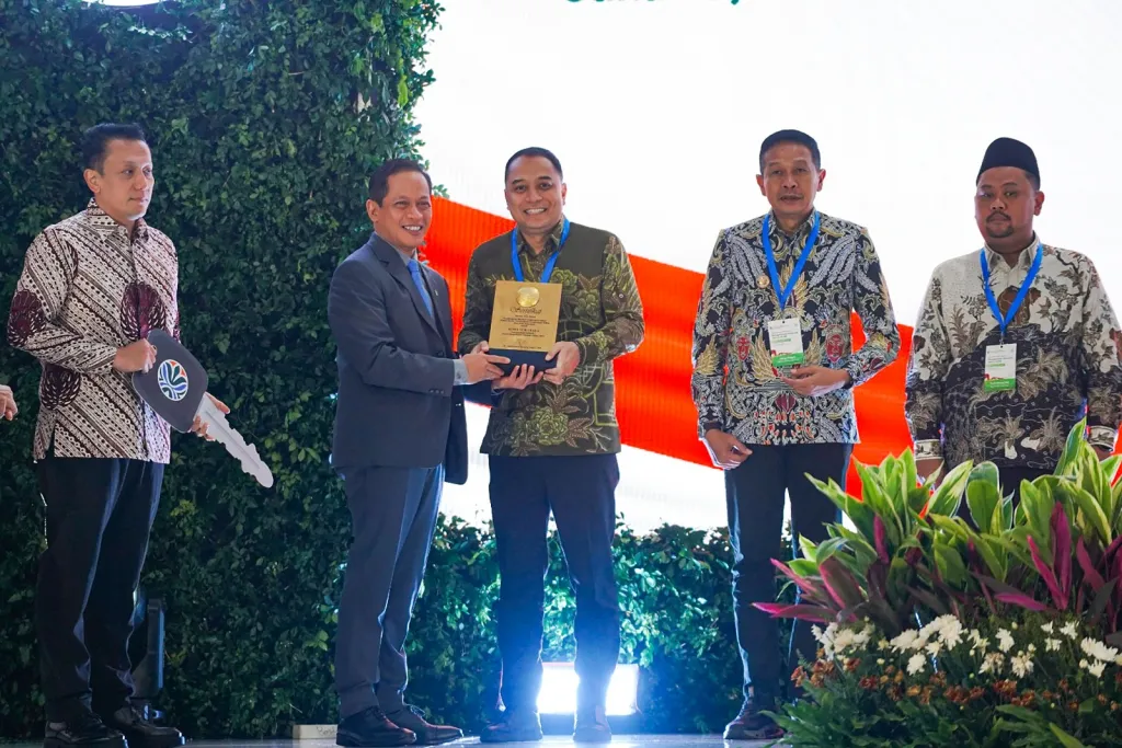Baca juga : Surabaya Raih Predikat Kota Terbaik Pertama dalam Pengelolaan Sampah se-Indonesia Tahun 2025