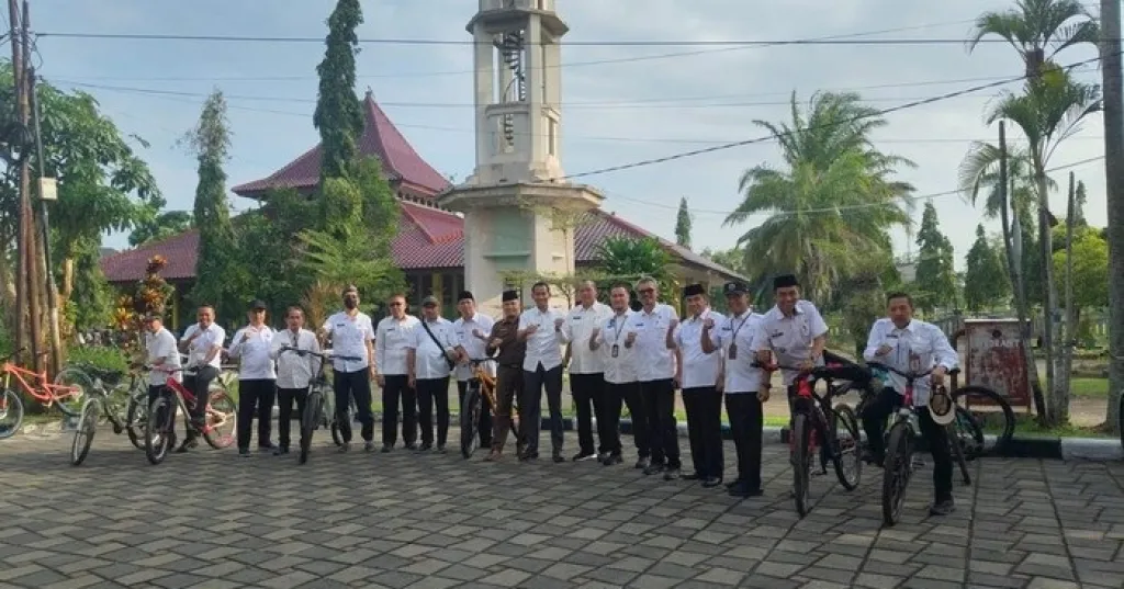 Pemkab Bangkalan Wajibkan ASN ‘Ngontel’ saat ke Kantor