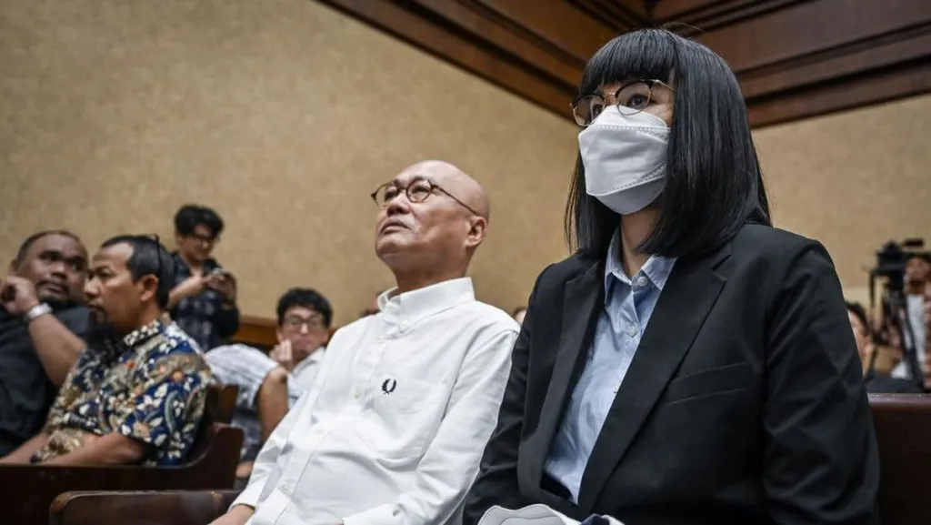Baca juga : Advokat Suami-Istri Satu Law Firm Dihukum 14 dan 16 Tahun