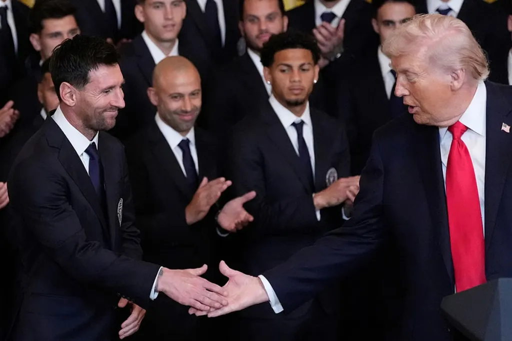 Trump Guyonan dengan Messi di Gedung Putih