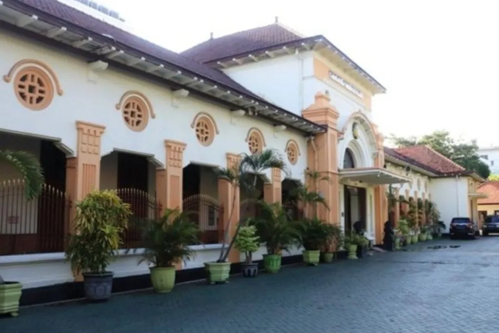 PT Gala Bumi Perkasa, Pengembang Pasar Turi, Didenda Rp 214 Miliar