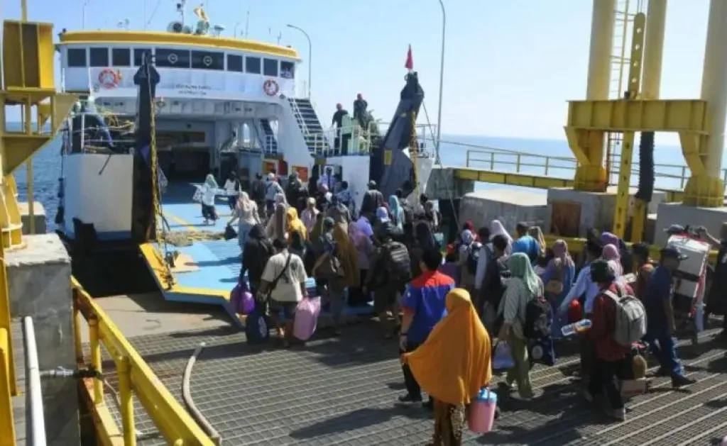 Mudik Gratis Perdana, Kapal Feri Siap Angkut Penumpang dari Pelabuhan Situbondo ke Madura