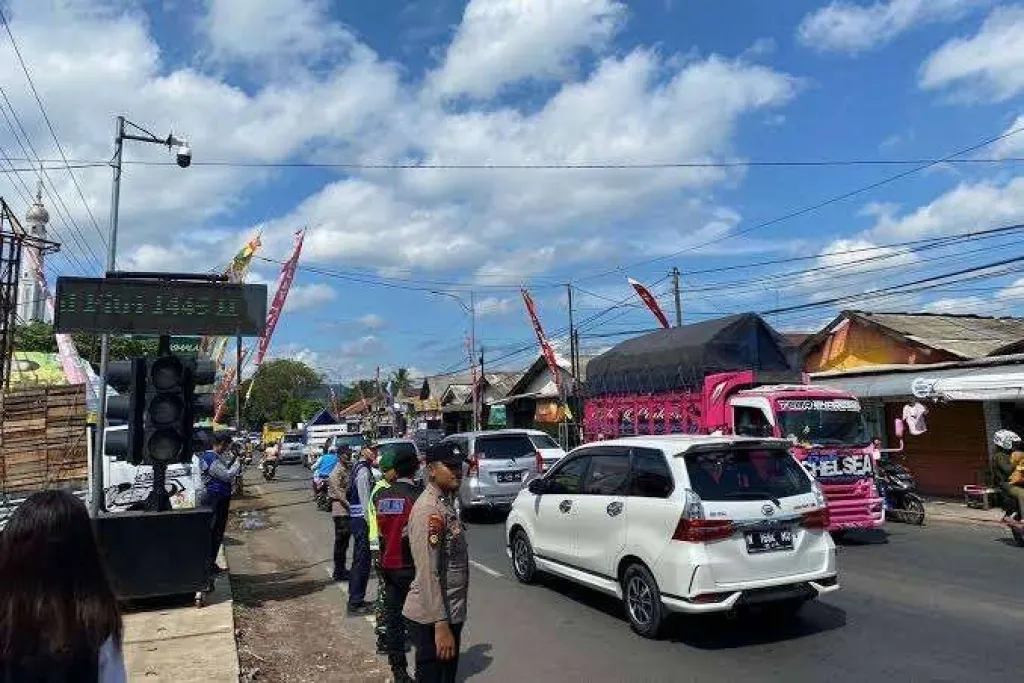 Baca juga : Pemkab Lumajang Perkuat Koordinasi Lintas Sektor, Antisipasi Arus Mudik dan Wisata Nyaman dan Aman