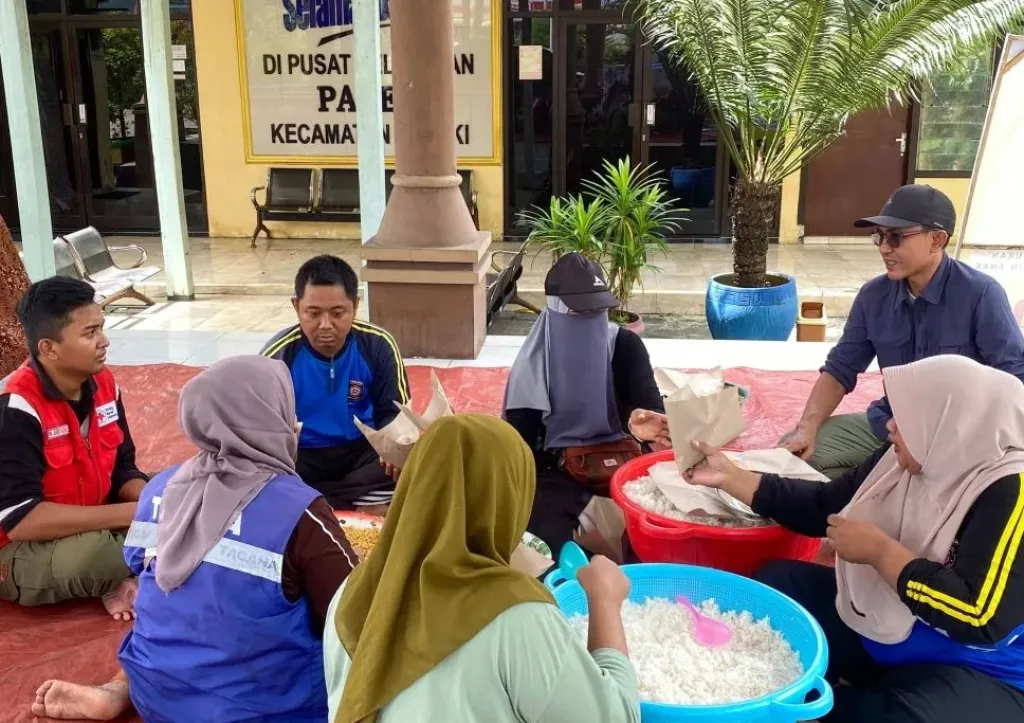 Pasca Diterjang Banjir Bandang, Pemkab Situbondo Dirikan Dapur Umum
