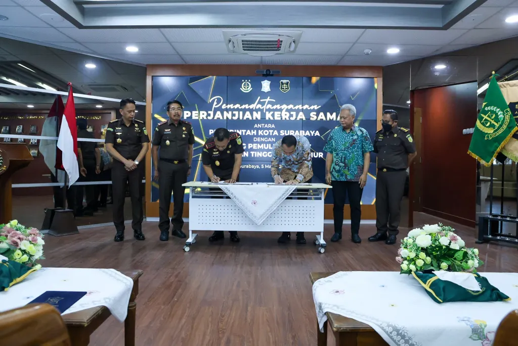 Baca juga : Gandeng Kejati Jatim, Pemkot Surabaya Serius Tarik Aset yang Dikuasai Pihak Ketiga