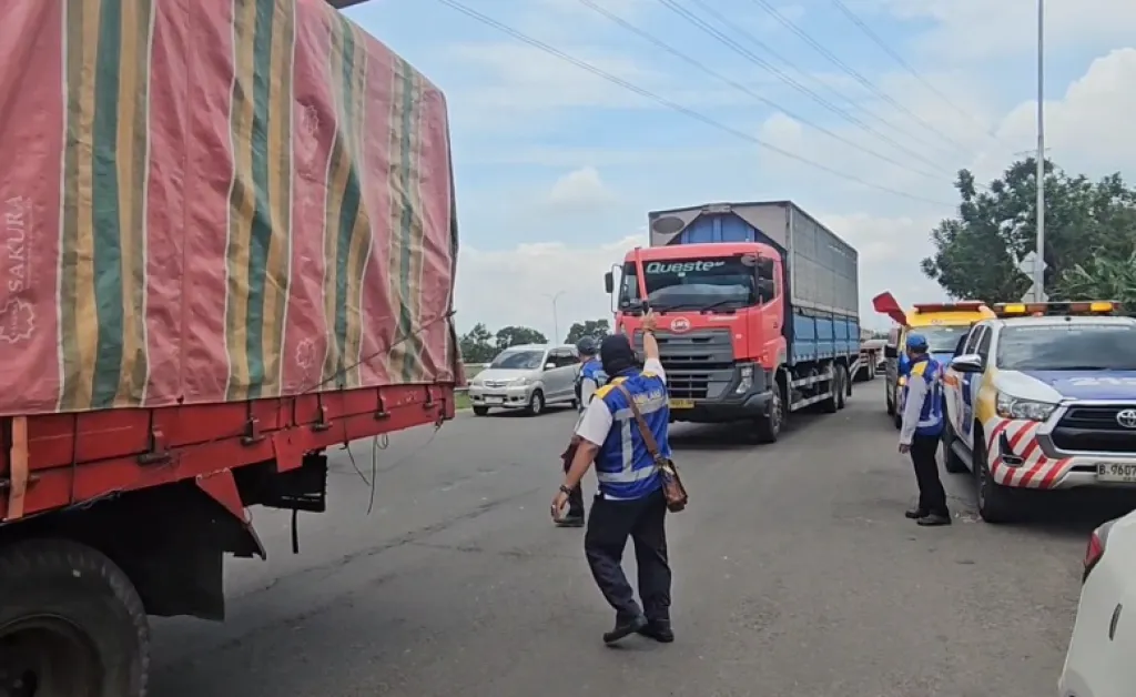 Antisipasi Kemacetan, Truk Dilarang Masuk Tol Surabaya-Gempong Saat Arus Balik Lebaran