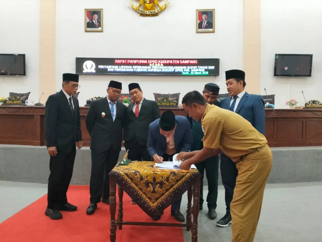 Baca juga :  LKPJ Bupati 2025 dan 4 Raperda Inisiatif Berjalan Mulus