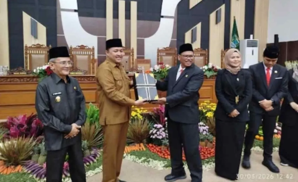 Paripurna DPRD, Bupati Pasuruan Sampaikan LKPJ 2025 dengan Serapan 99,47 Persen