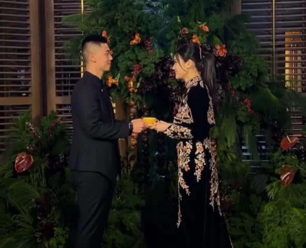 Dari Karier Hukum ke Ikatan Cinta: Momen Hangat Tunangan Billy Handiwiyanto