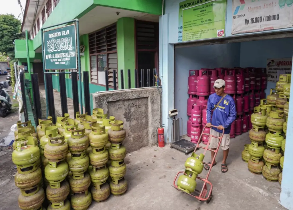 Baca juga : LPG 3 Kg di Jombang Mulai Langka, Disdagrin: Dampak Perang Dunia yang Memanas