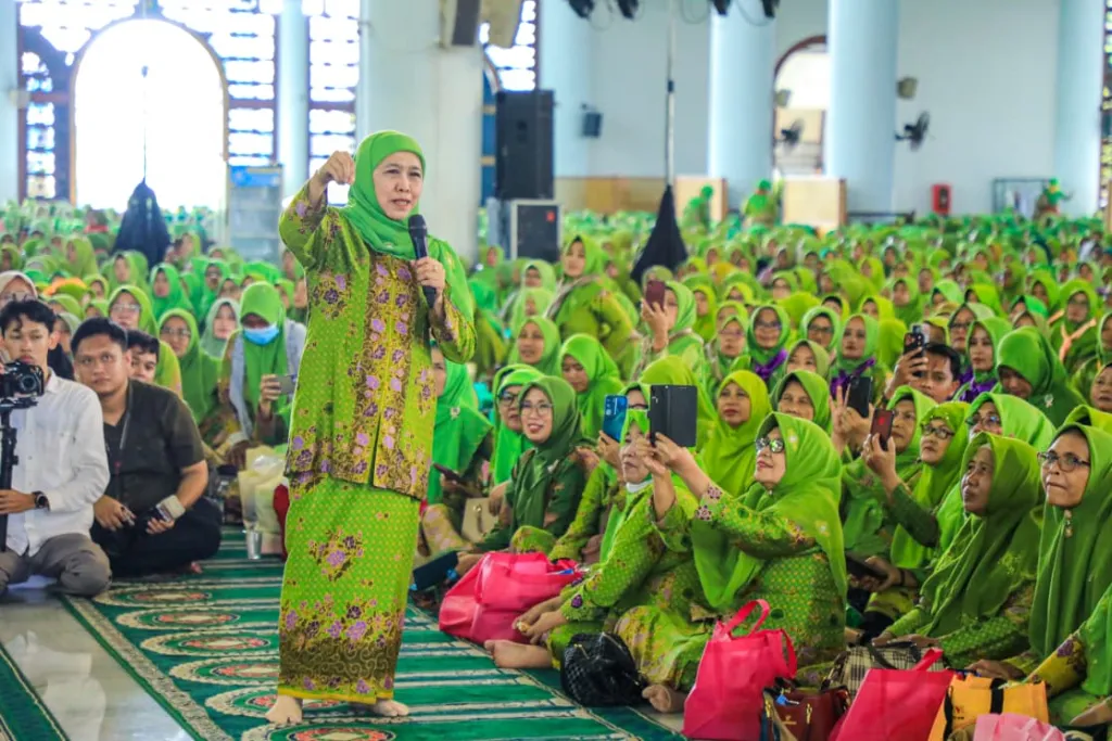 Harlah ke-80 Muslimat NU, Khofifah Serukan Perdamaian Dunia dari Surabaya