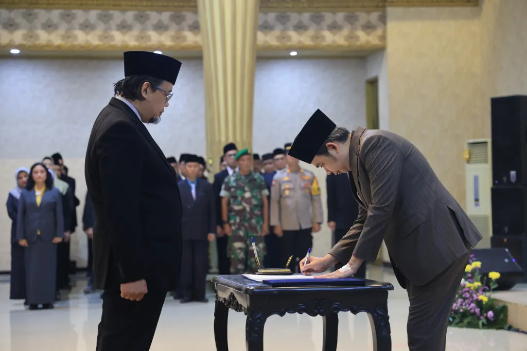 Bupati Jember Gus Fawait Lantik Direktur Perumda Kahyangan Perkebunan