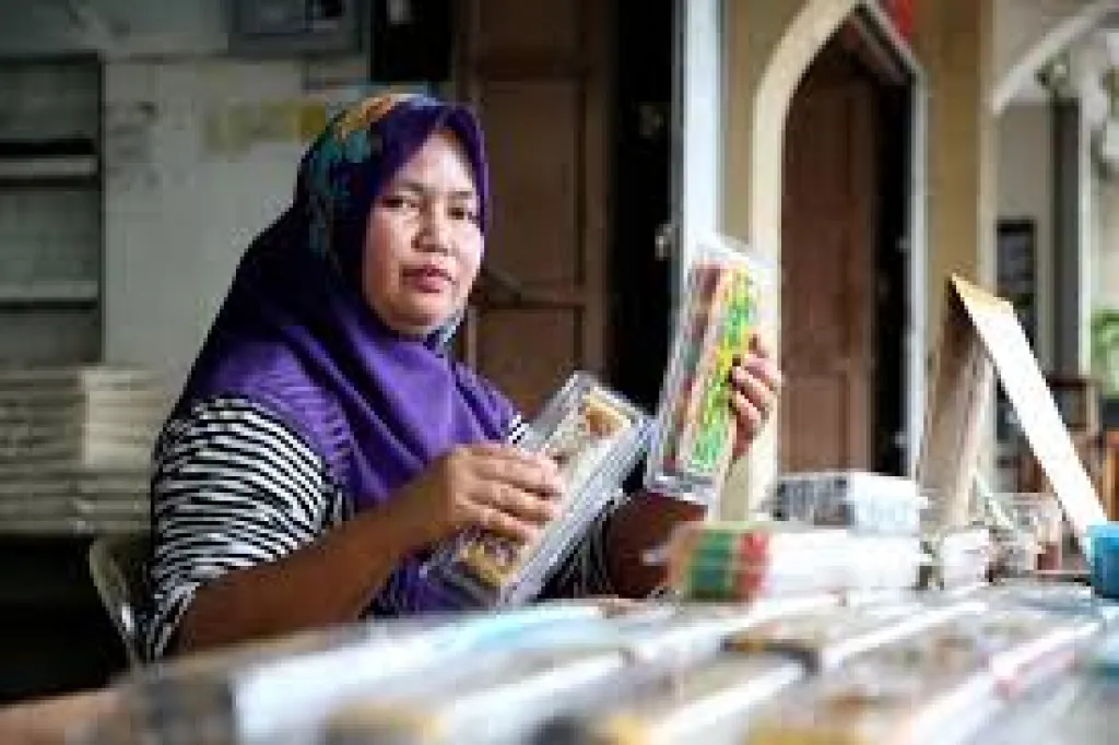 Kisah Sukses Pedagang UMKM, Siasati Harga/Huruf Miring