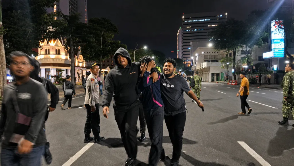 Aksi #IndonesiaSekarat Berujung Pembubaran, Polisi Amankan Sejumlah Peserta