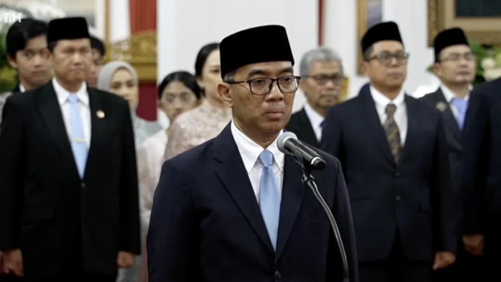 Baca juga : Mendiktisaintek Geleng geleng Kepala