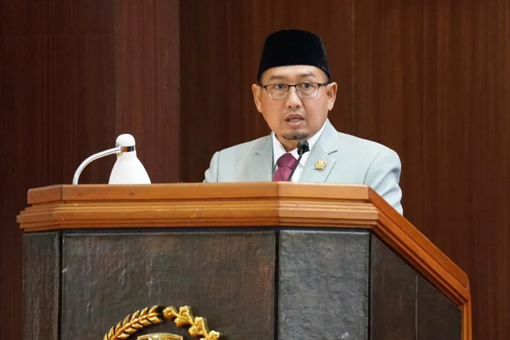 Baca juga : Saat Efisiensi Anggaran Jadi Sorotan, DPRD Jatim Malah Usul Tambah Reses 6 Kali