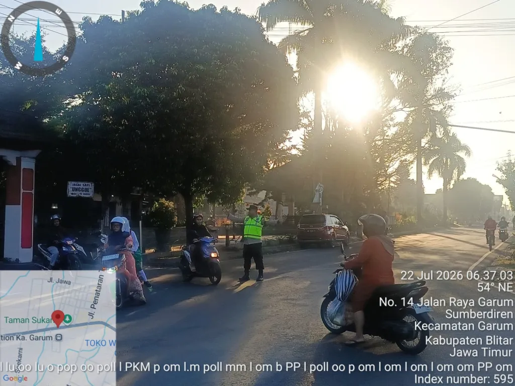 Lewat Pengaturan Arus Lalin Pagi, Polsek Garum Beri Rasa Aman dan Nyaman Pengguna Jalan Raya