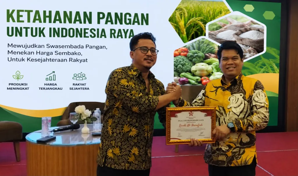 Baca juga : Aktivis Pemuda Apresiasi Upaya Sinergi Komdigi Berantas Judol
