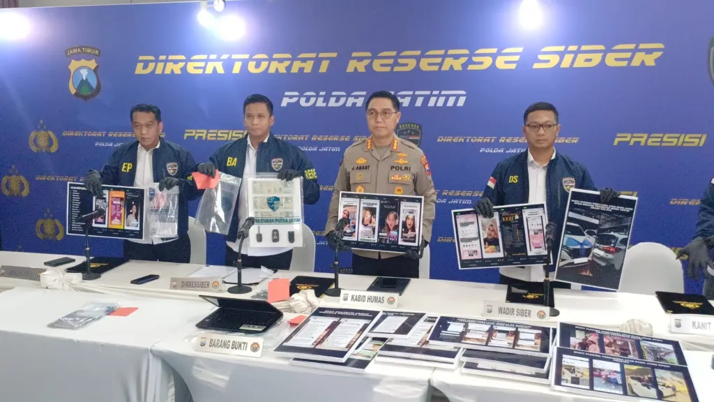 Arisan Online Fiktif Raup Untung Miliaran, Polda Jatim Amankan Tersangka Warga Bali