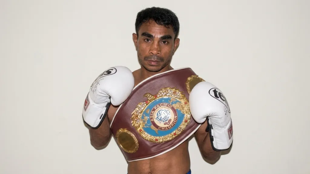 Baca juga : Mantan Juara WBO Asia Pasifik Tomy Seran Bakal Berlaga di Predalion Fight Night II Surabaya  ‎