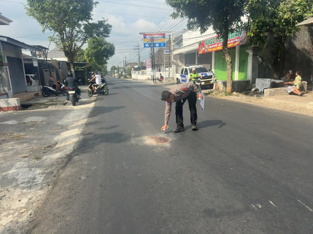Unit Laka Polres Blitar Dalami Tabrakan 3 Motor Beruntun, Siswi 16 Tahun Tewas di TKP