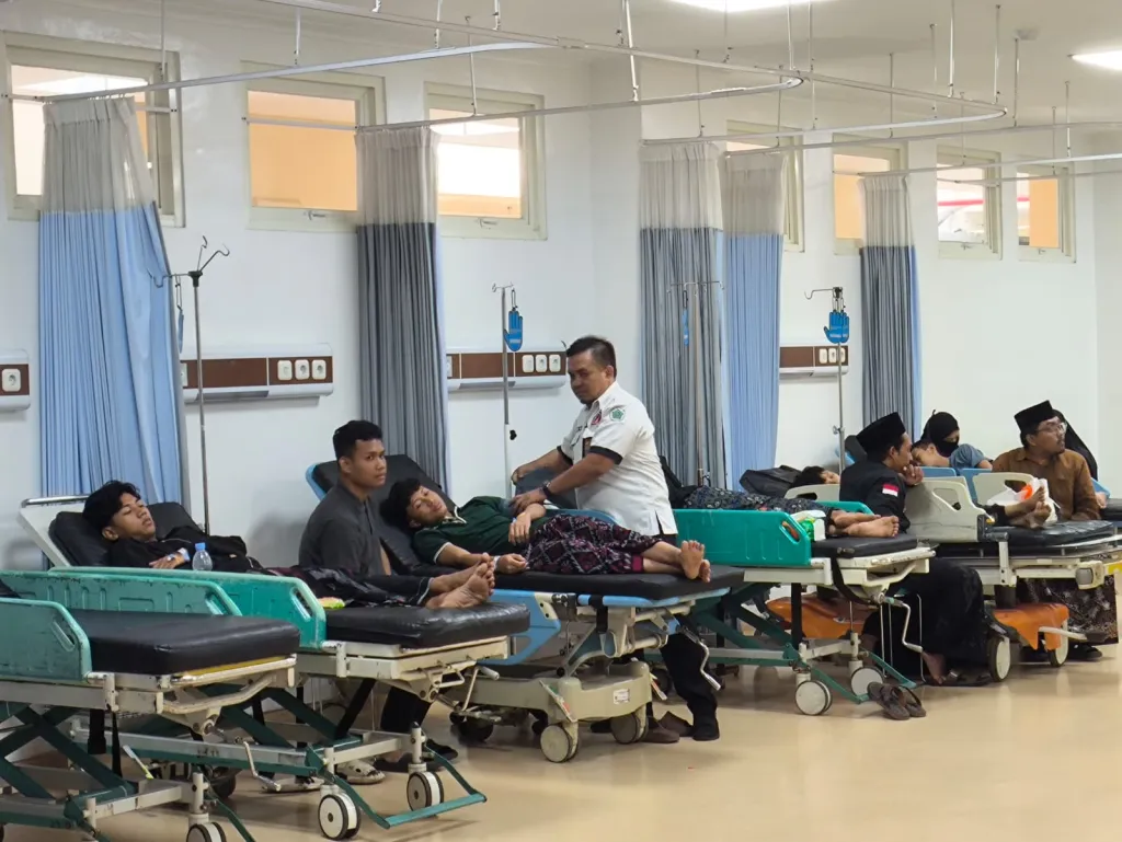 Ratusan Santri Dilarikan ke Rumah Sakit Usai Konsumsi MBG, Kasus Sidoarjo Tembus 500 Pasien