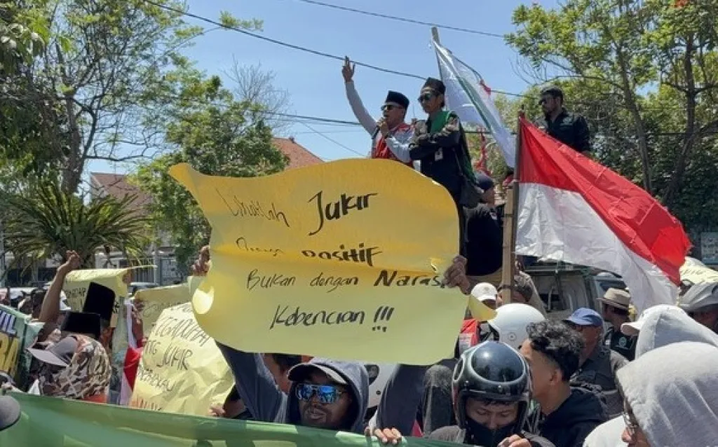 Baca juga : Bantah Telat Bagi Hasil, Dishub Surabaya Tegaskan Jukir Dapat 40 Persen