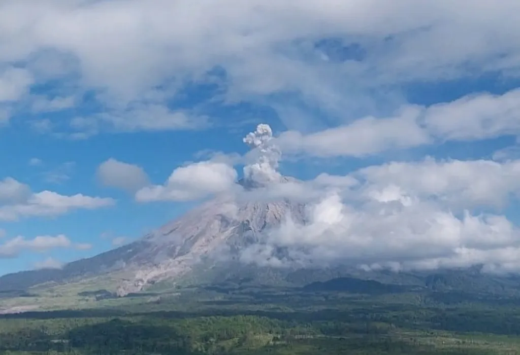 Baca juga : Warga Lumajang Diimbau Patuhi Zona Bahaya Gunung Semeru Level III Siaga