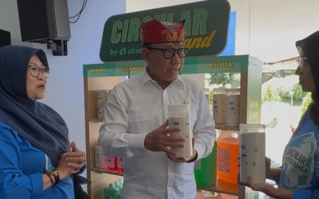 Tekan Sampah Sekali Pakai, Pemkab Banyuwangi Kembangkan Sistem Refill