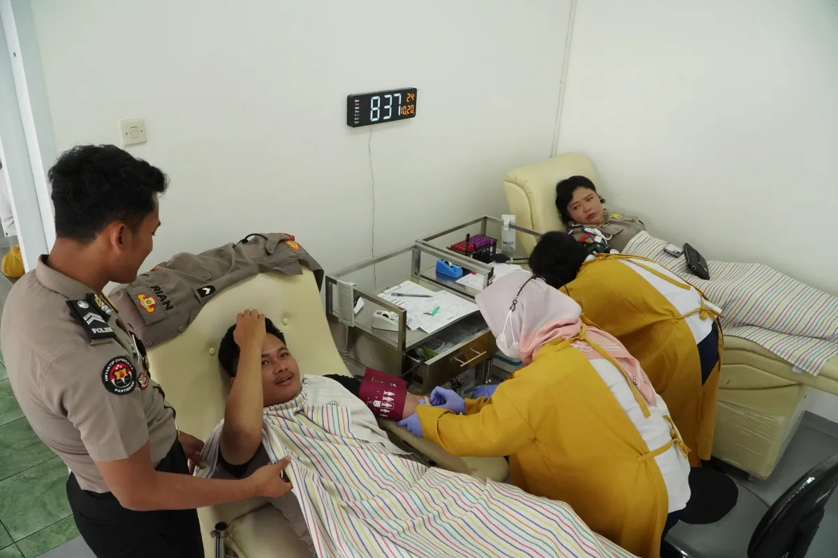 Baca juga : Sambut HUT Humas Polri ke-75, Polres Blitar Gelar Aksi Sosial dan Kemanusiaan Lewat Donor Darah
