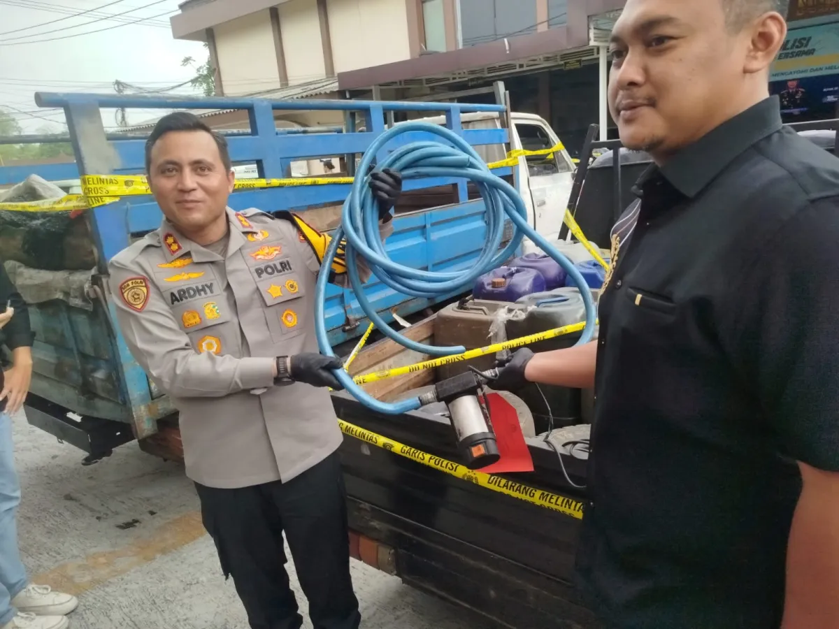 Buntut Antrean Panjang BBM, Polres Blitar Bekuk Penimbun BBM Jenis Pertalite dan Solar