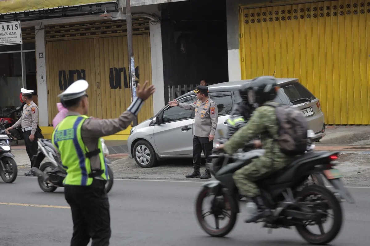Kapolres Blitar Turun Langsung Pantau Pelayanan Lalu Lintas 