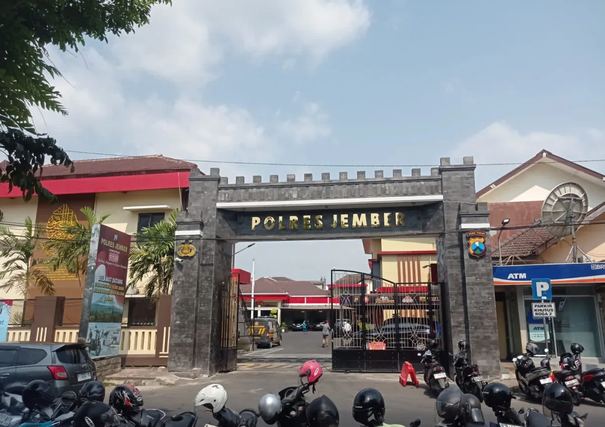 Bela Teman yang Merokok, Siswa Sekolah Rakyat Ditendang dan Dipukul