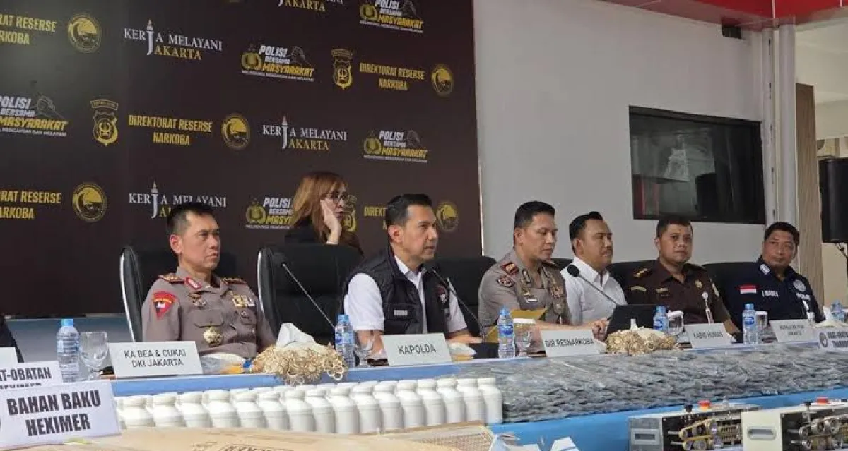 Dua Pabrik Obat Keras Digerebek, 16 Orang Diringkus