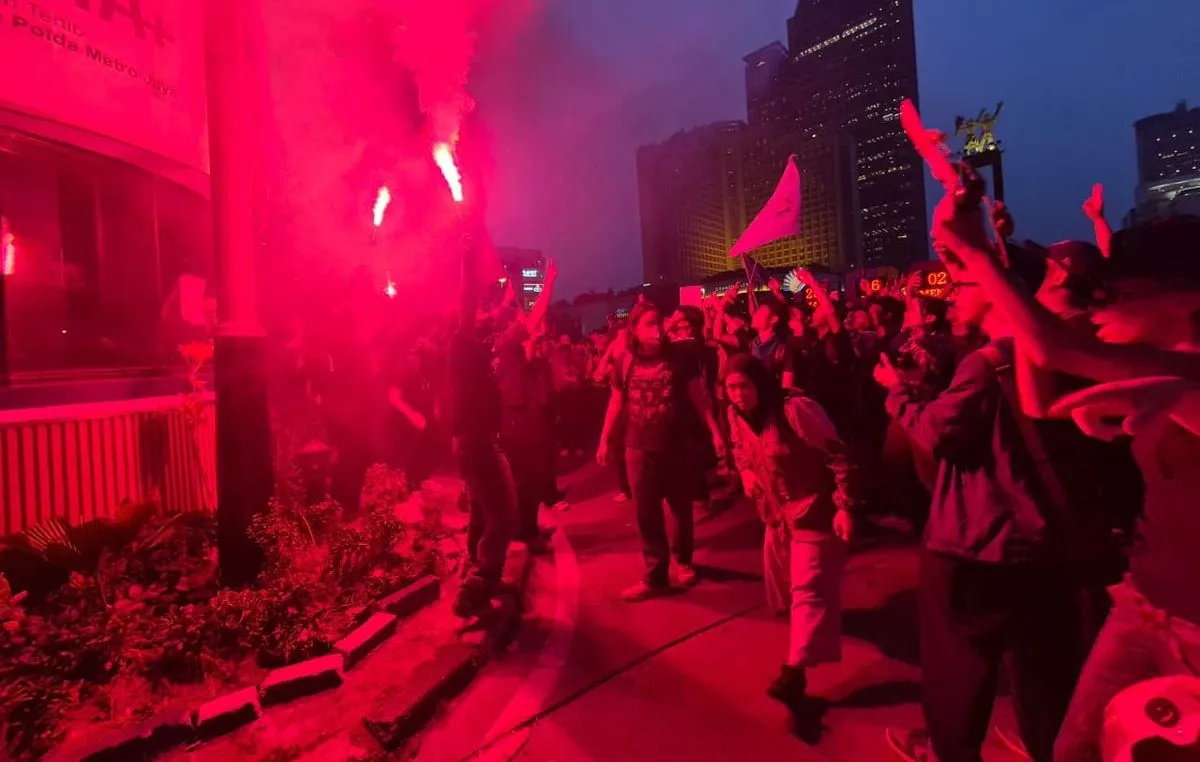 Mahasiswa yang Demo Sengaja Tak Pakai Almamater