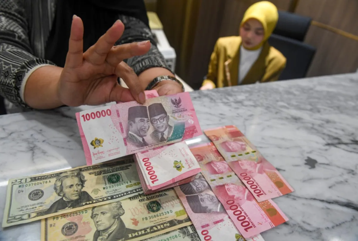 Rupiah Melemah ke Rp 18.184 per Dollar AS