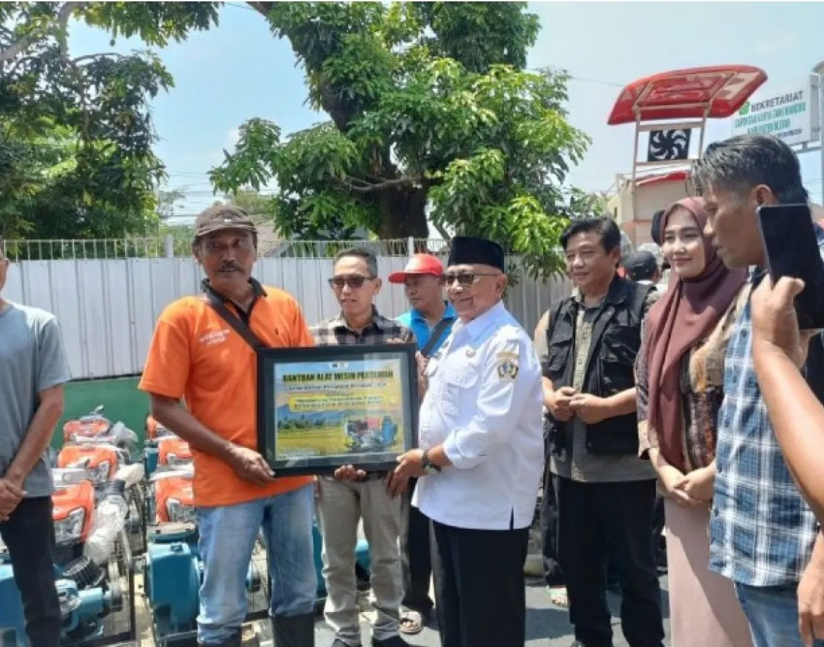 Dukung Produktivitas dan Modernisasi Pertanian, Pemkab Blitar Salurkan 113 Unit Alsintan