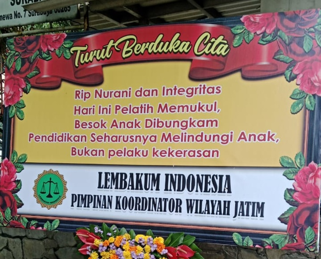 Salah satu karangan bunga yang dikirimkan. SP/ SBY