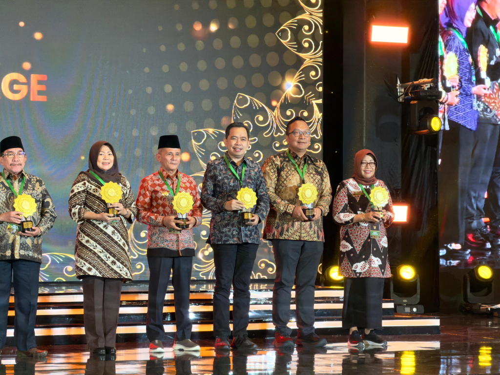Pemkab Jember meraih penghargaan Universal Health Coverage (UHC) Awards 2026 Kategori Madya. SP/ RIKO